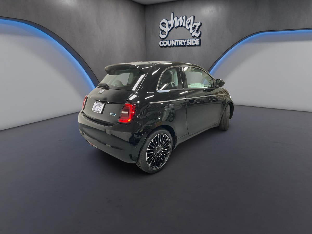 2026 FIAT 500e 7