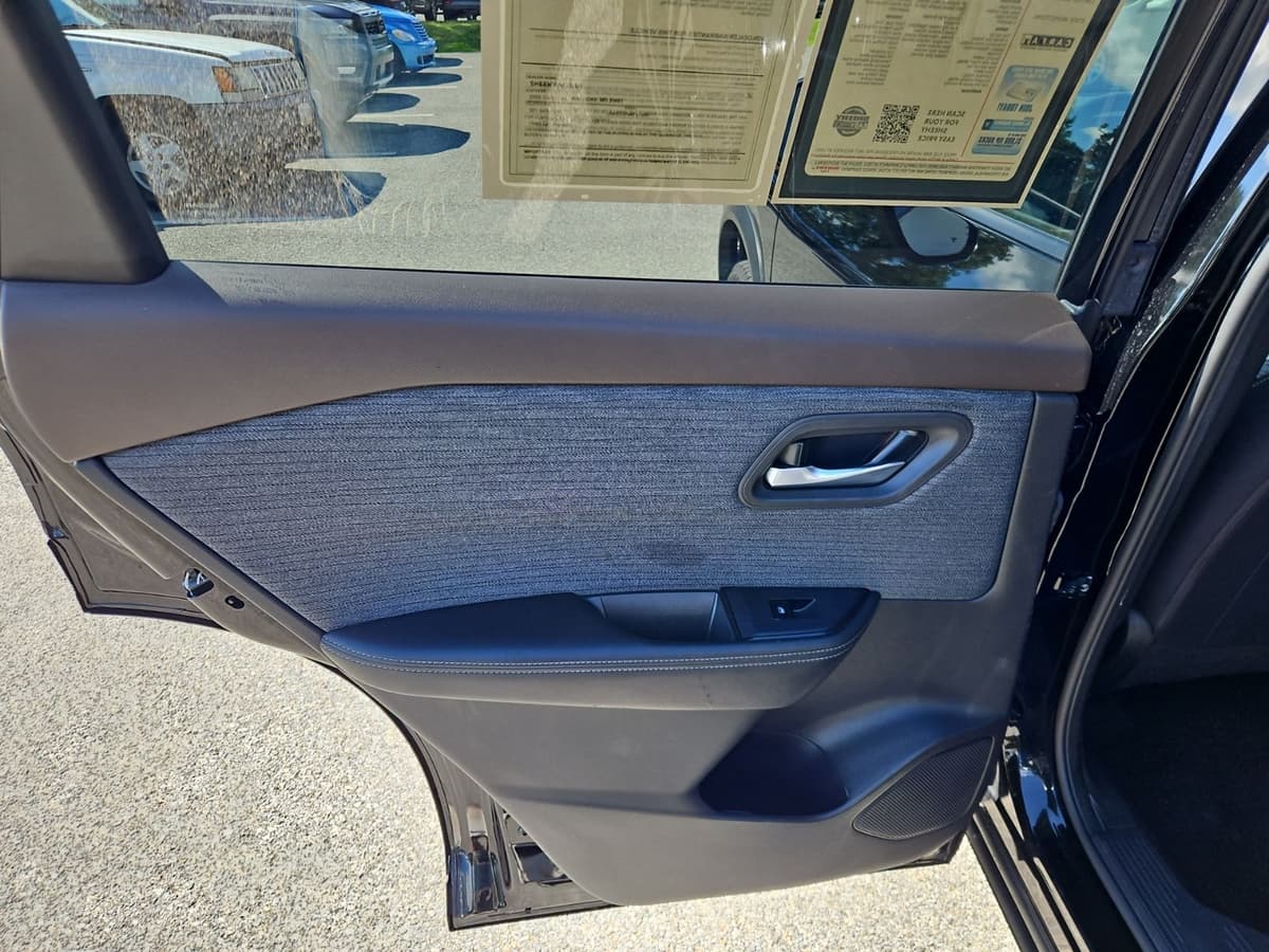 2021 Nissan Rogue 24