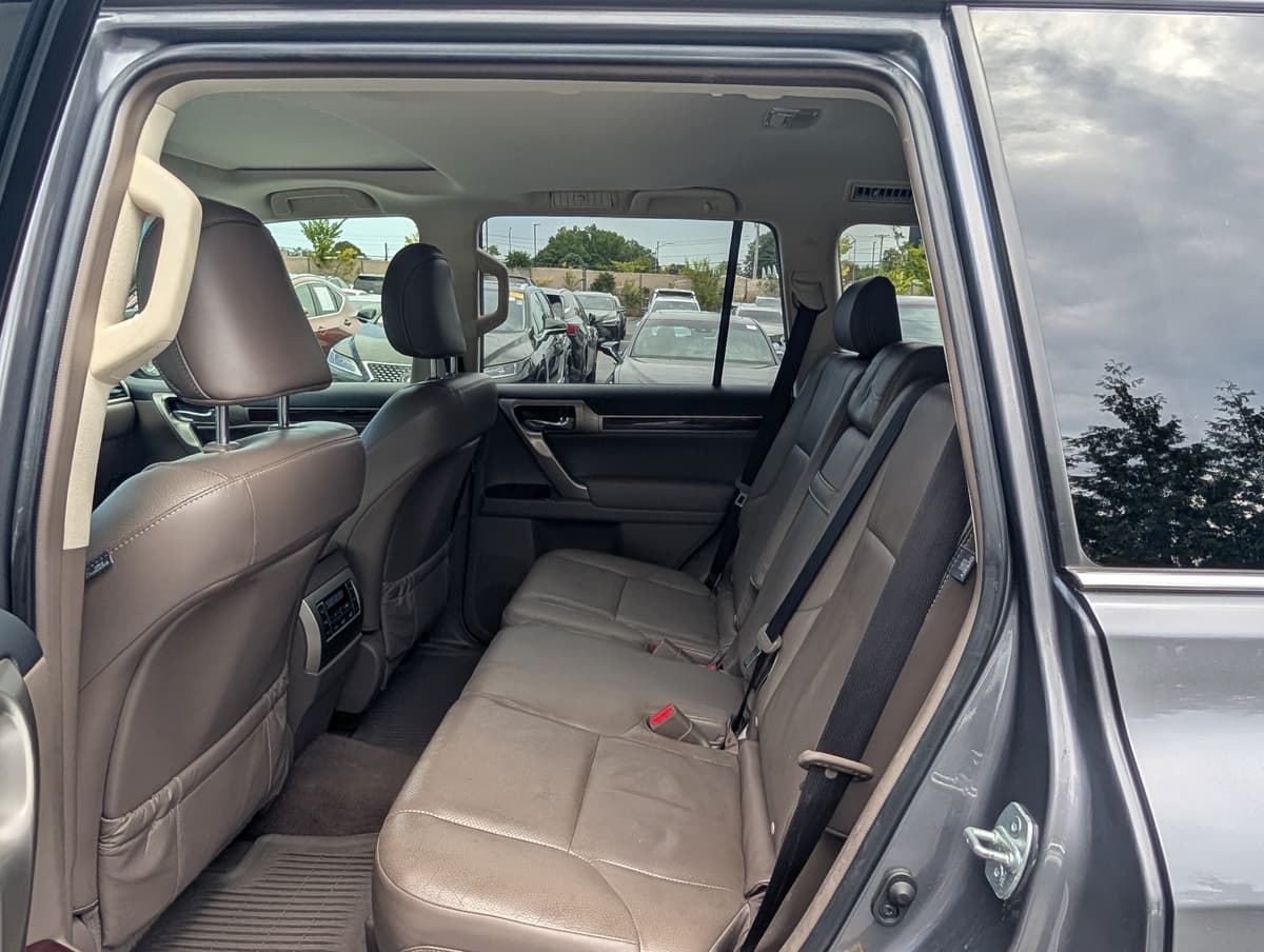 2017 Lexus GX 13