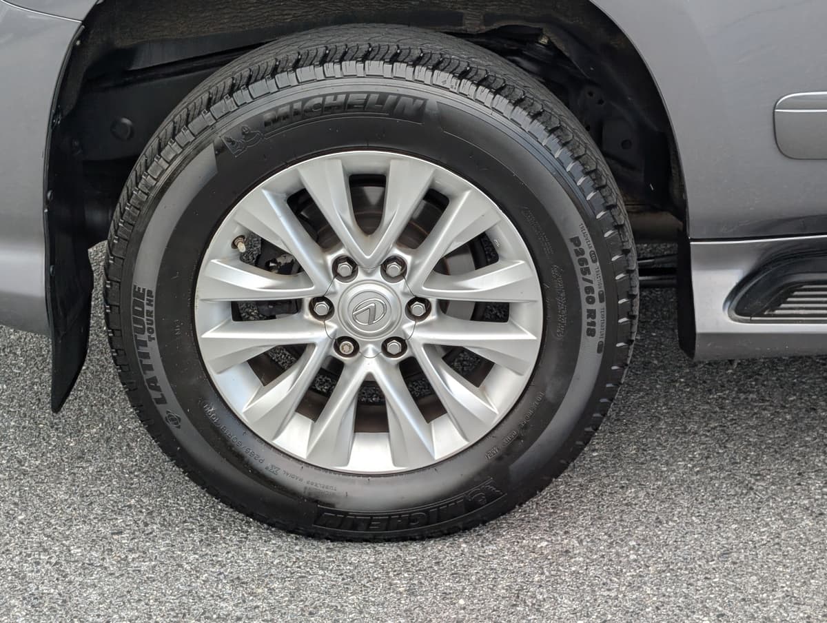 2017 Lexus GX 8
