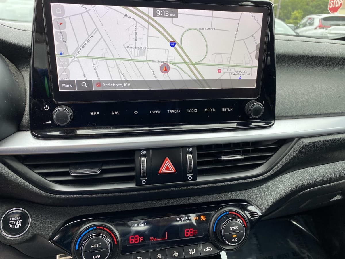 2023 Kia Forte 11