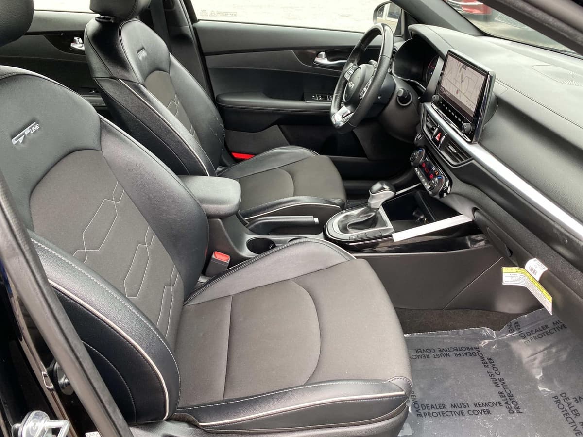 2023 Kia Forte 22