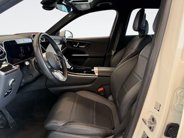 2025 Mercedes-Benz GLC 18