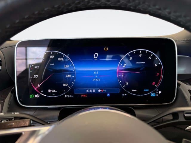 2025 Mercedes-Benz GLC 24