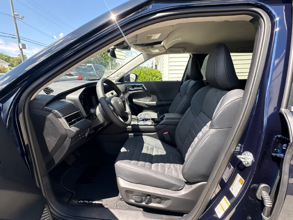 2026 Mitsubishi Outlander Plug-in Hybrid 17