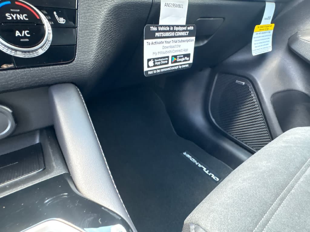 2026 Mitsubishi Outlander Plug-in Hybrid 39