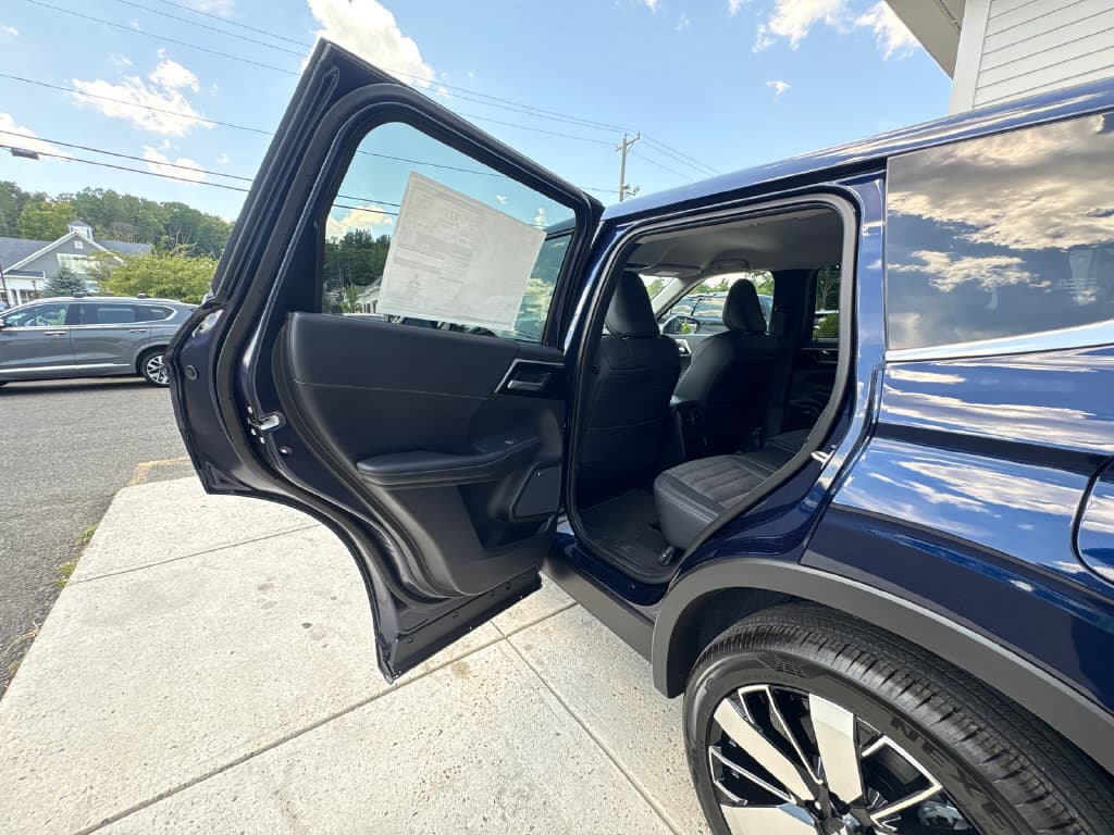2026 Mitsubishi Outlander Plug-in Hybrid 42