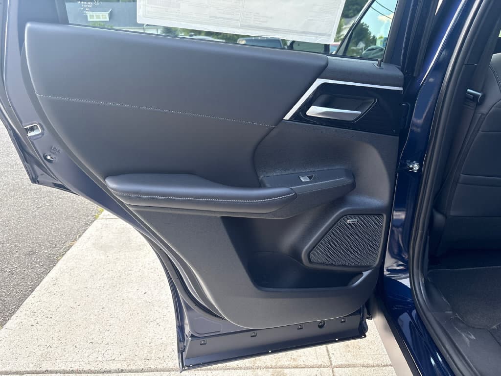2026 Mitsubishi Outlander Plug-in Hybrid 43