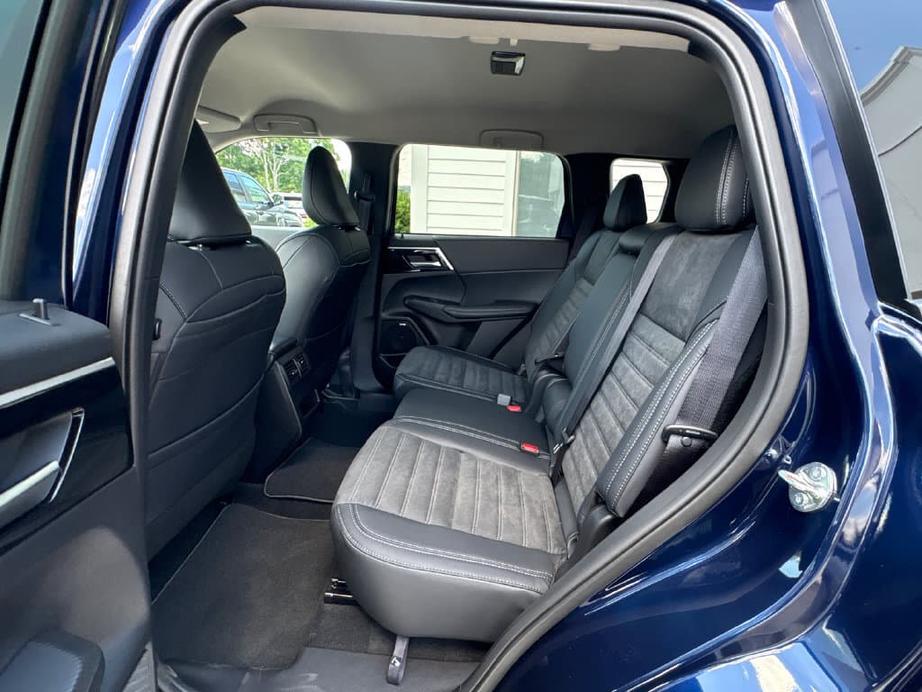 2026 Mitsubishi Outlander Plug-in Hybrid 44