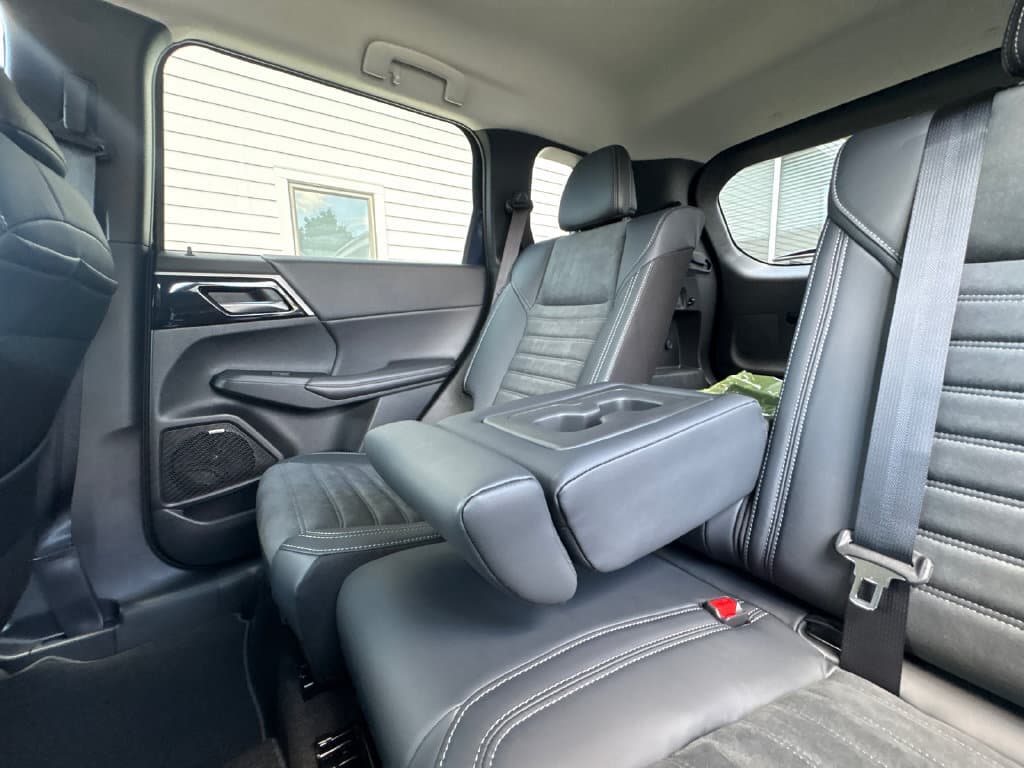 2026 Mitsubishi Outlander Plug-in Hybrid 48