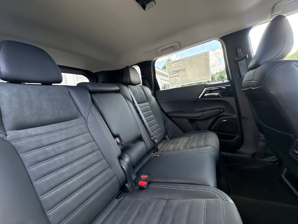 2026 Mitsubishi Outlander Plug-in Hybrid 53