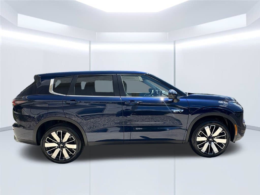 2026 Mitsubishi Outlander Plug-in Hybrid 7