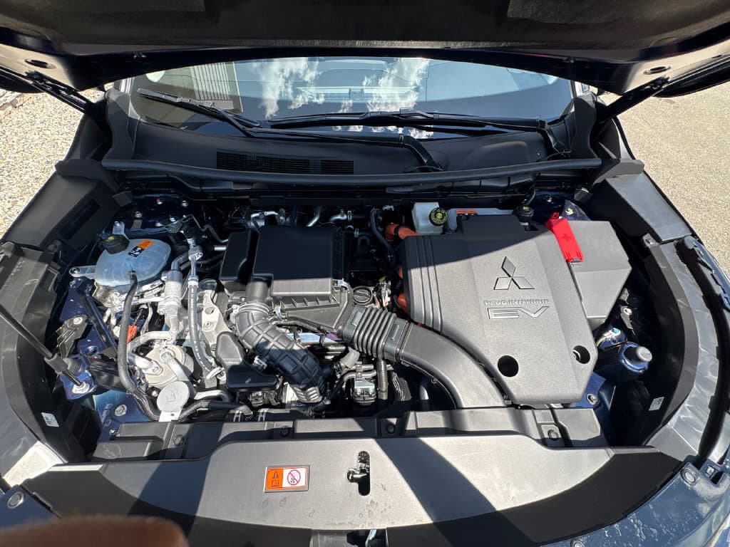 2026 Mitsubishi Outlander Plug-in Hybrid 70