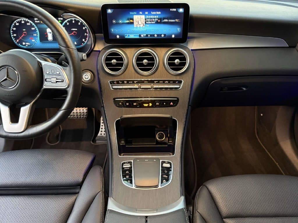 2021 Mercedes-Benz GLC 19