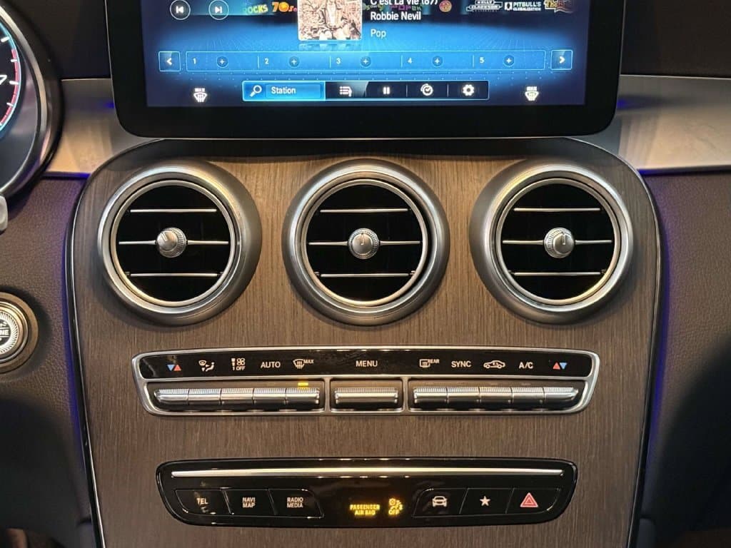 2021 Mercedes-Benz GLC 21