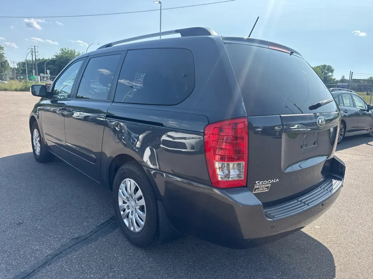 2014 Kia Sedona 7