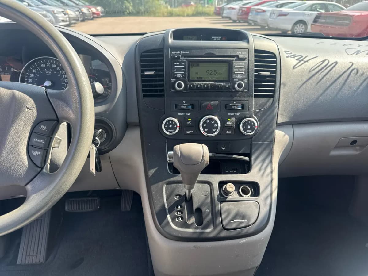 2014 Kia Sedona 10