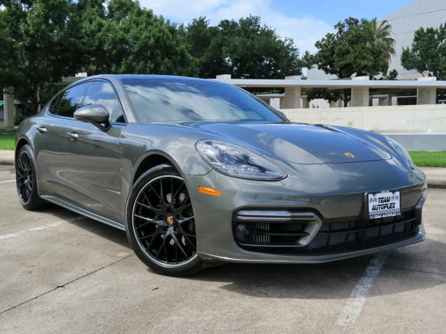 2022 Porsche Panamera