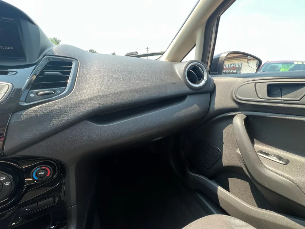 2014 Ford Fiesta 23