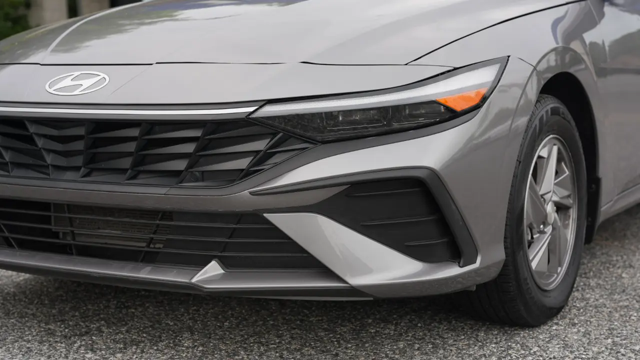2025 Hyundai Elantra 14