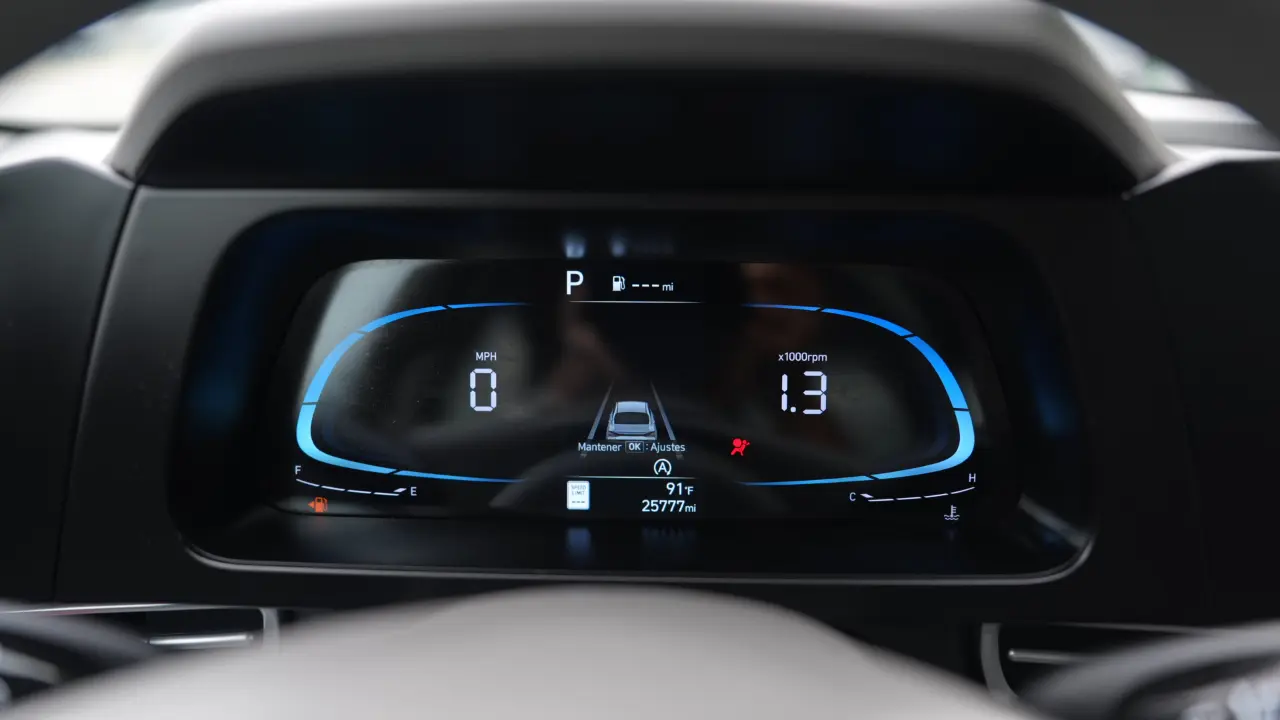 2025 Hyundai Elantra 21