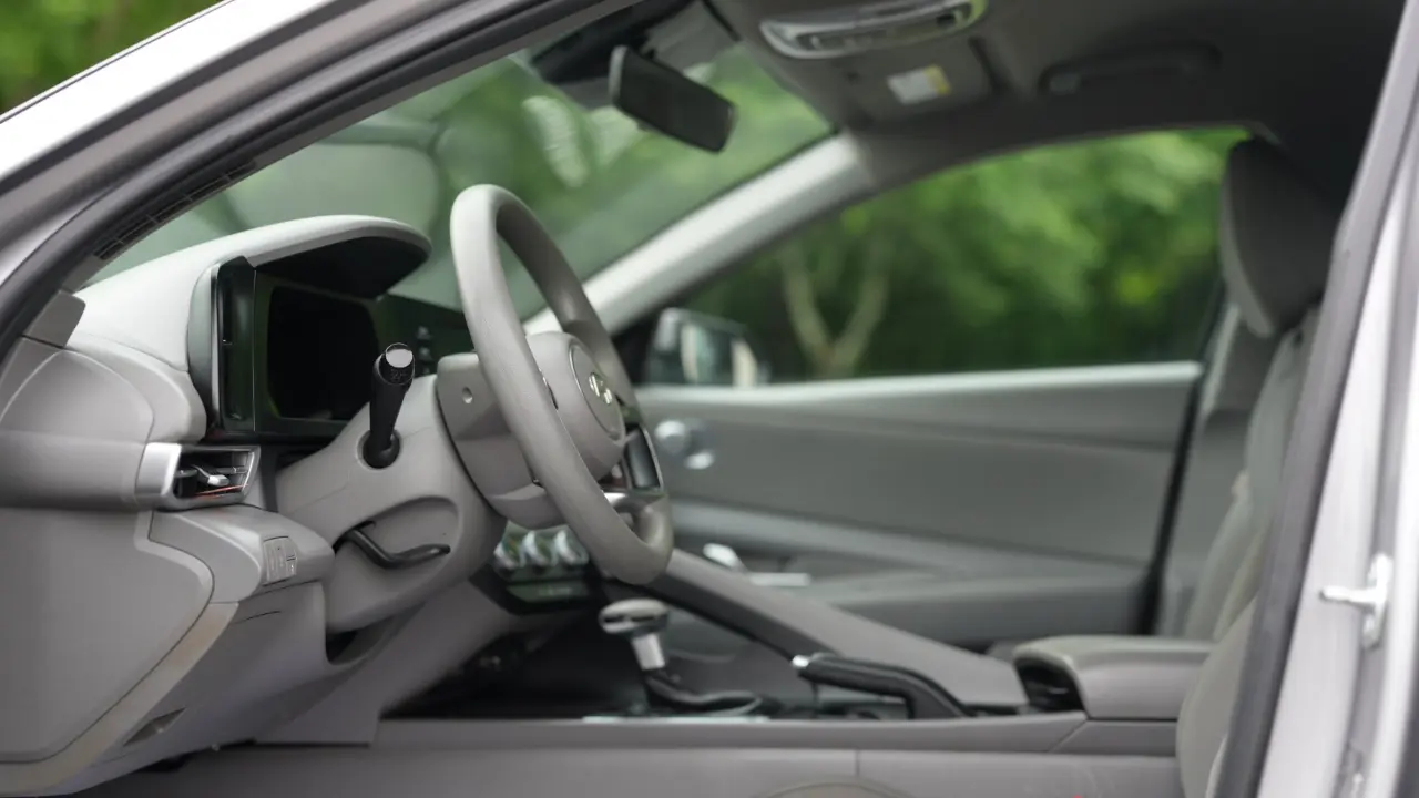 2025 Hyundai Elantra 26