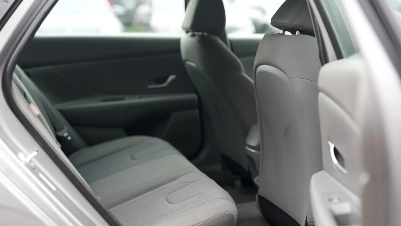 2025 Hyundai Elantra 29