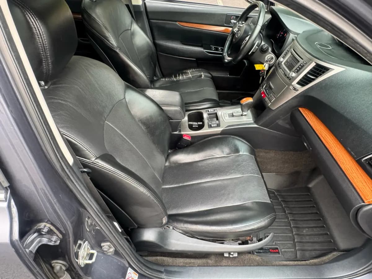 2014 Subaru Outback 33