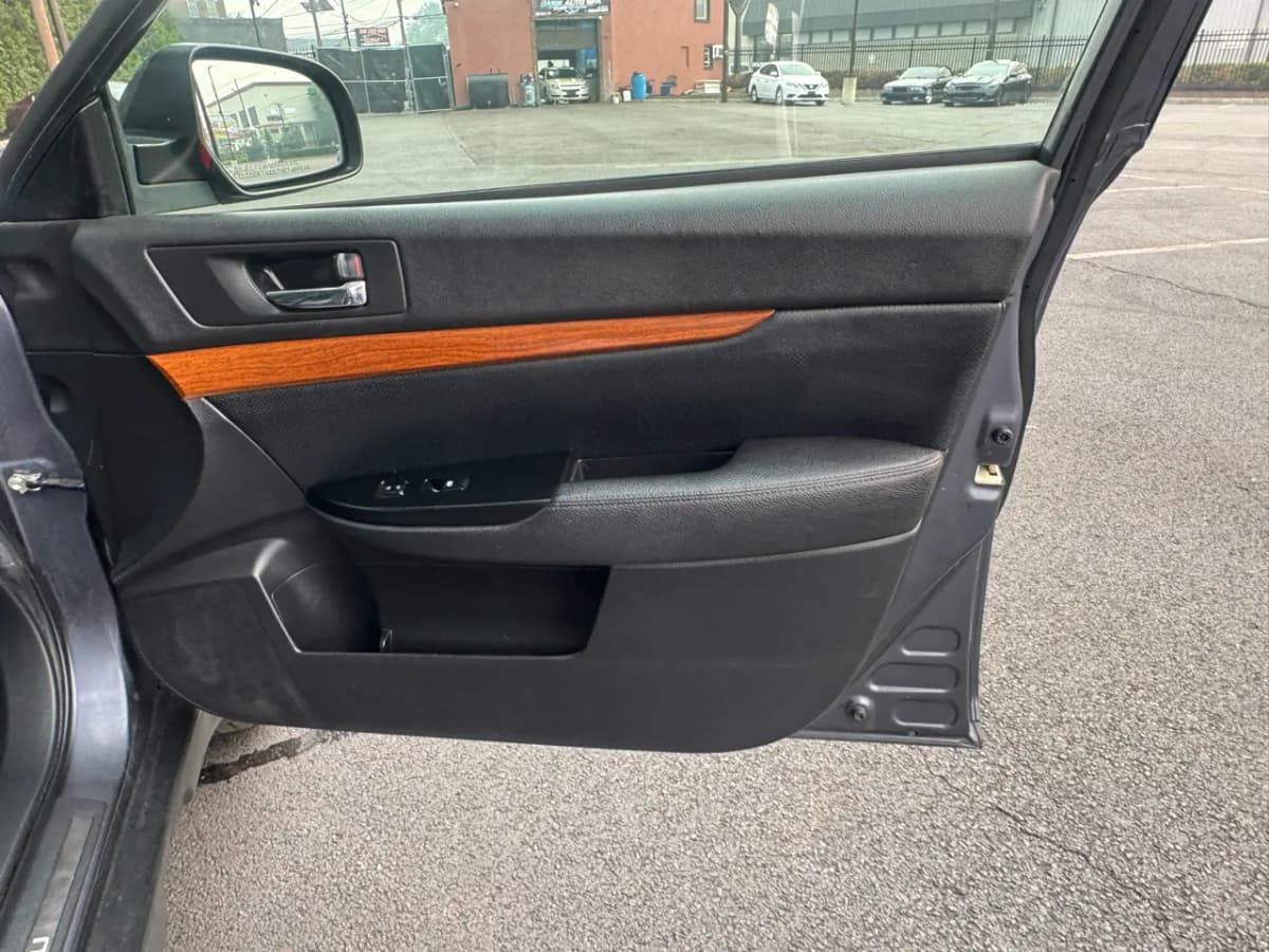 2014 Subaru Outback 39