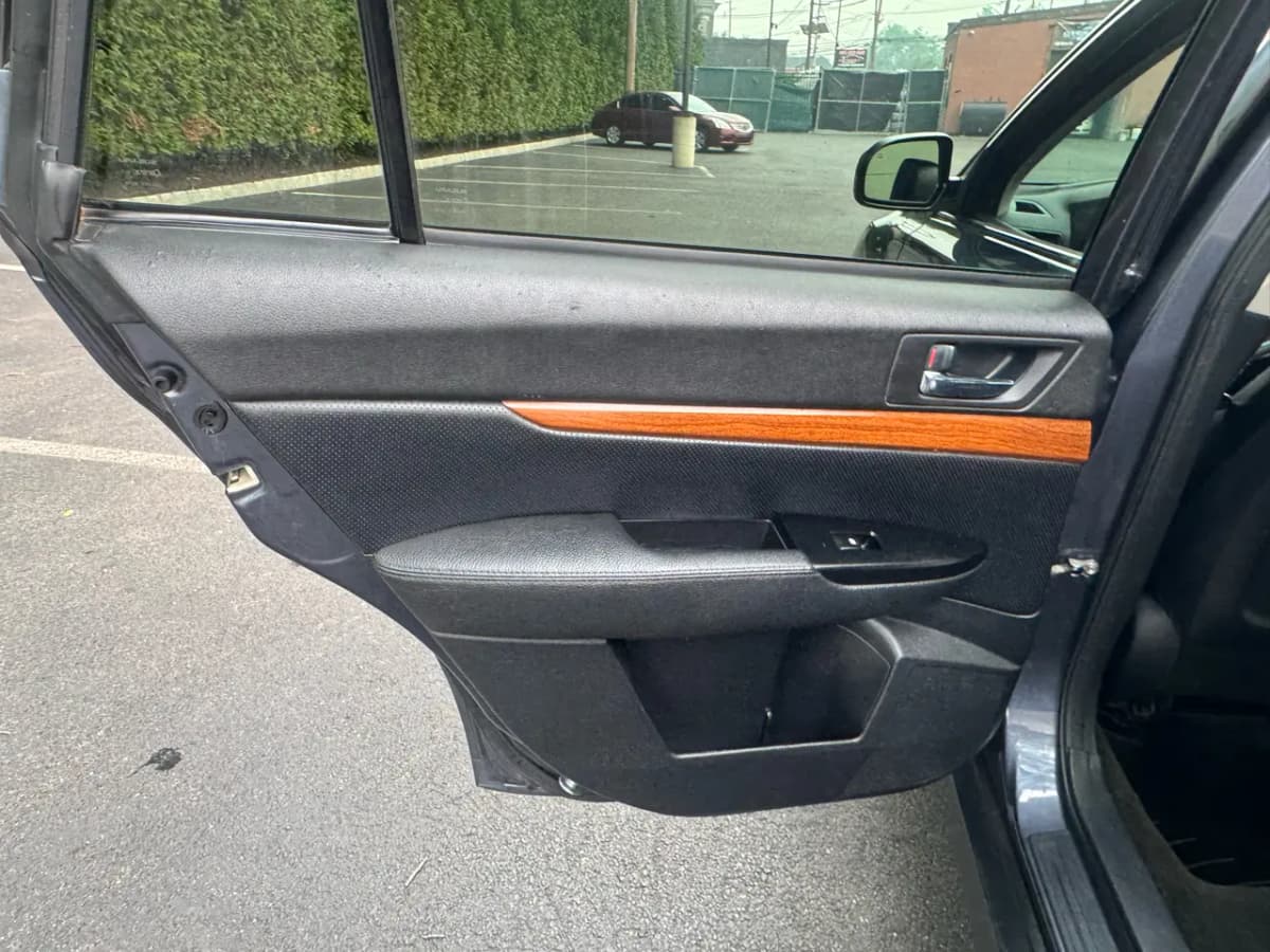 2014 Subaru Outback 56