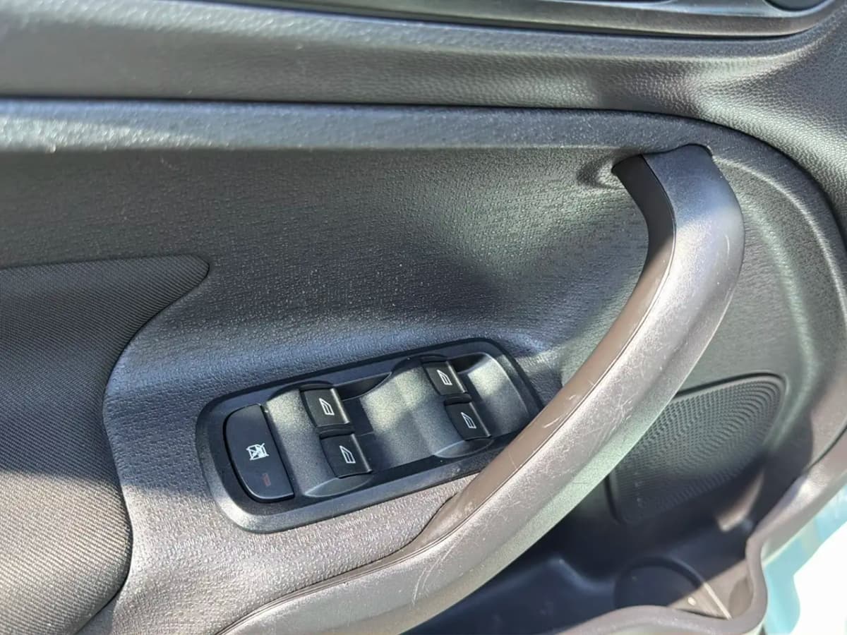 2017 Ford Fiesta 26