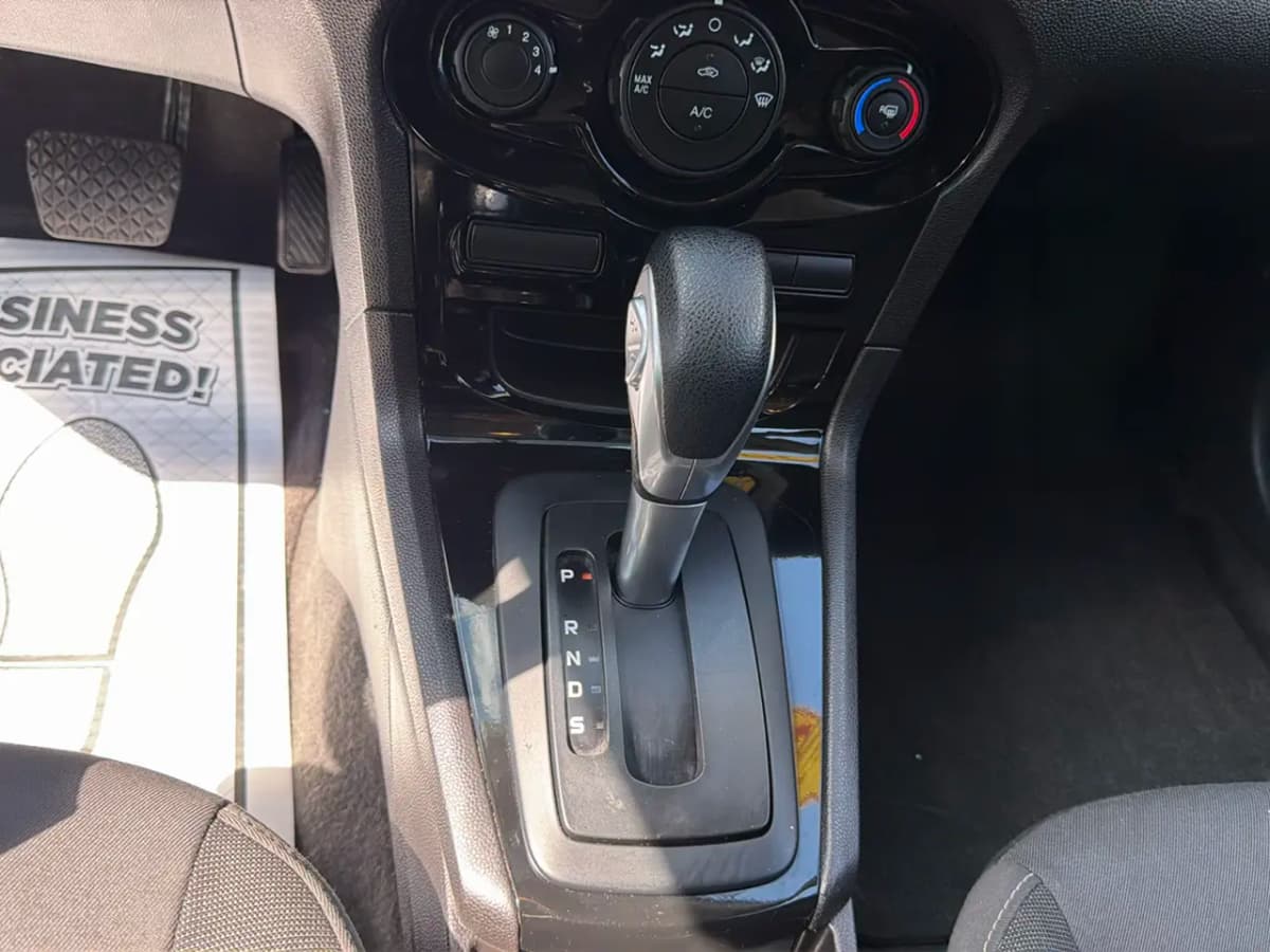 2017 Ford Fiesta 32