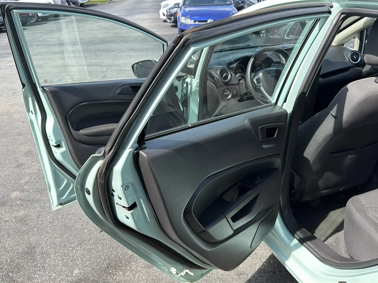 2017 Ford Fiesta 34
