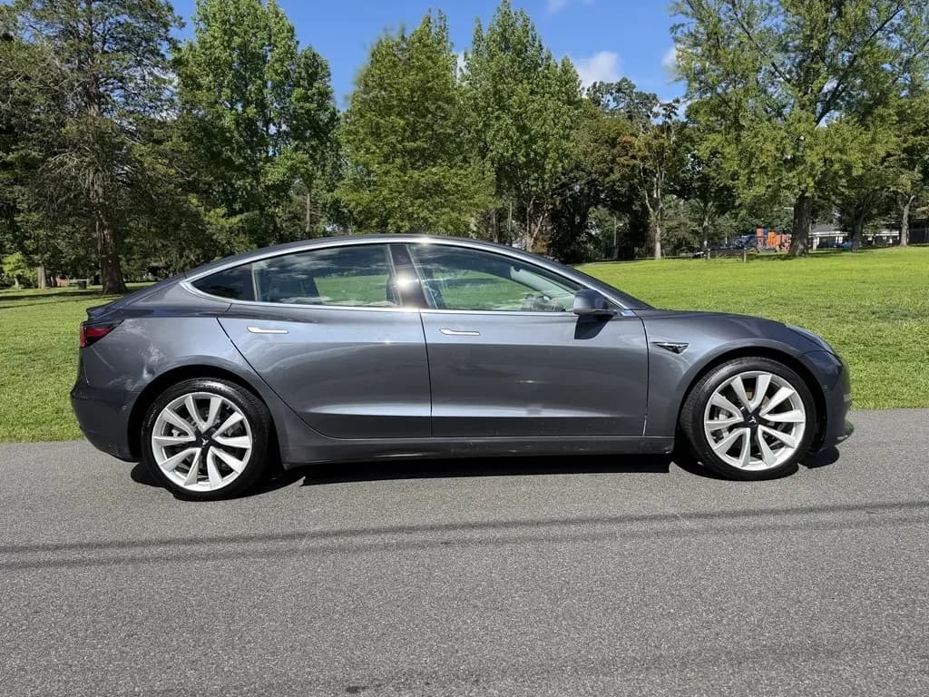 2019 Tesla Model 3 8