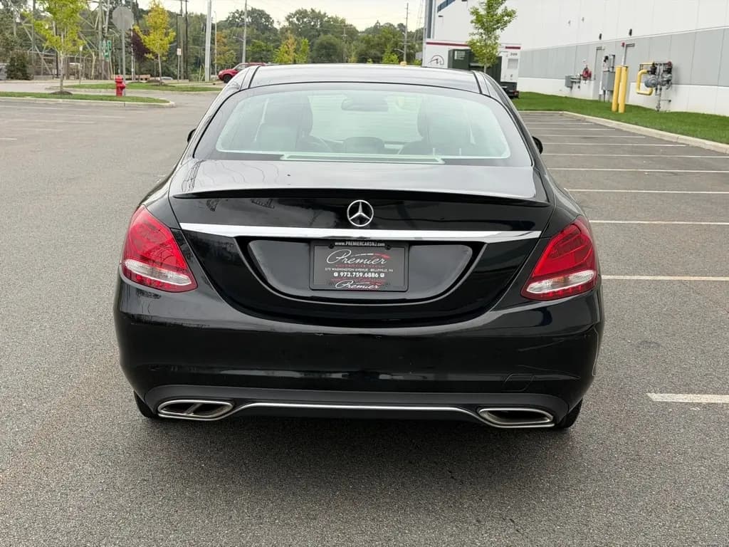 2016 Mercedes-Benz C-Class 11