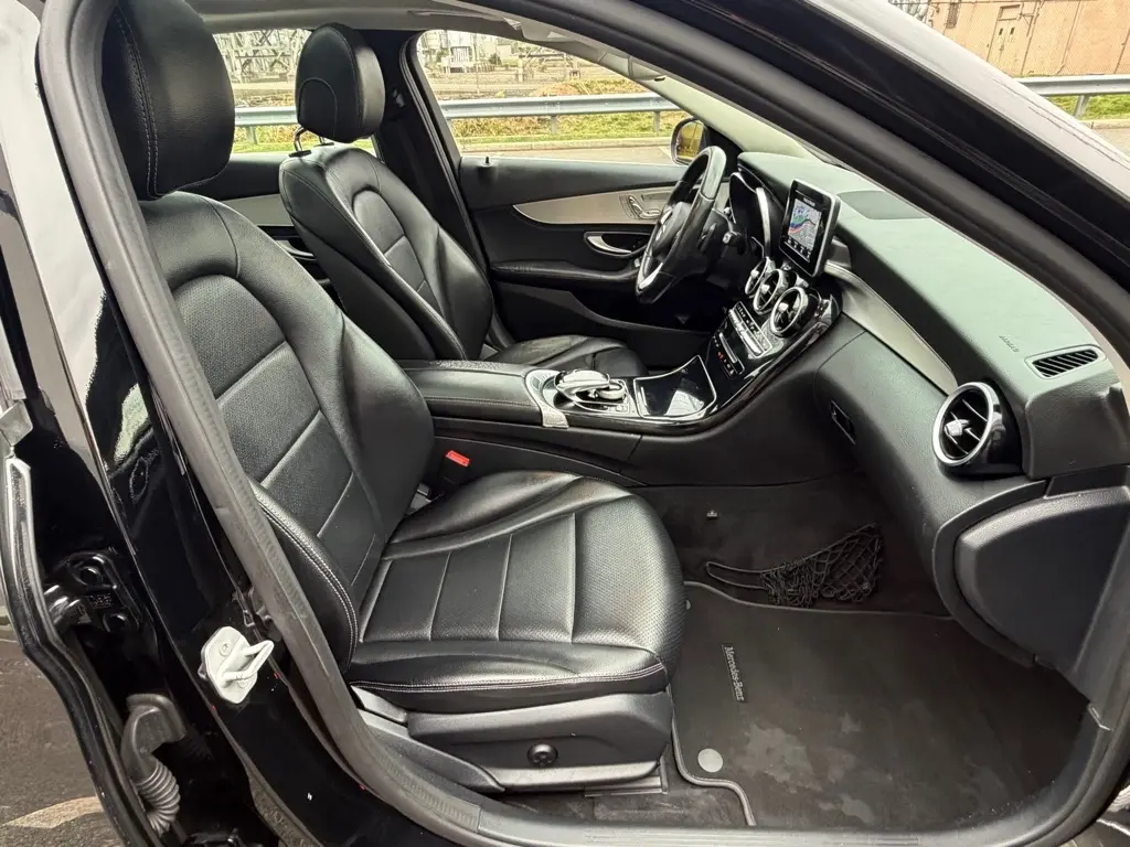 2016 Mercedes-Benz C-Class 19