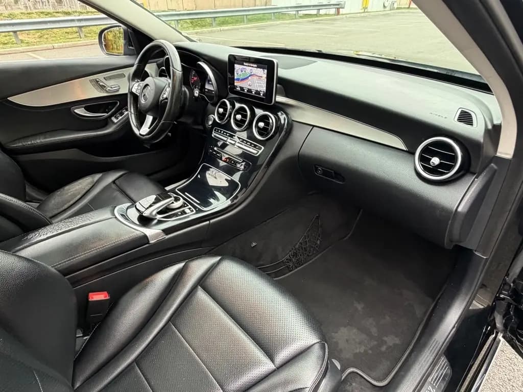 2016 Mercedes-Benz C-Class 20
