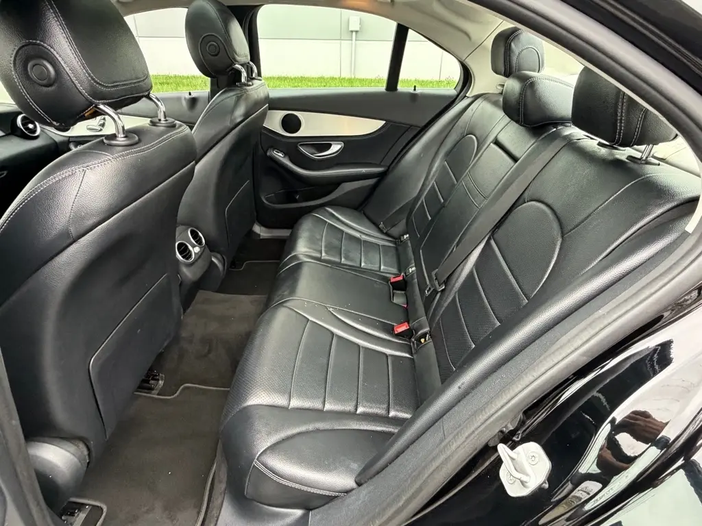 2016 Mercedes-Benz C-Class 26