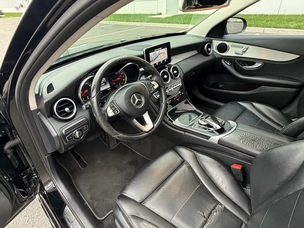 2016 Mercedes-Benz C-Class 30