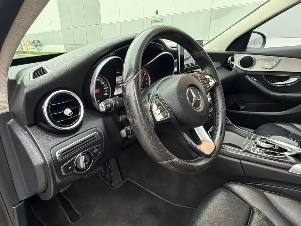 2016 Mercedes-Benz C-Class 31