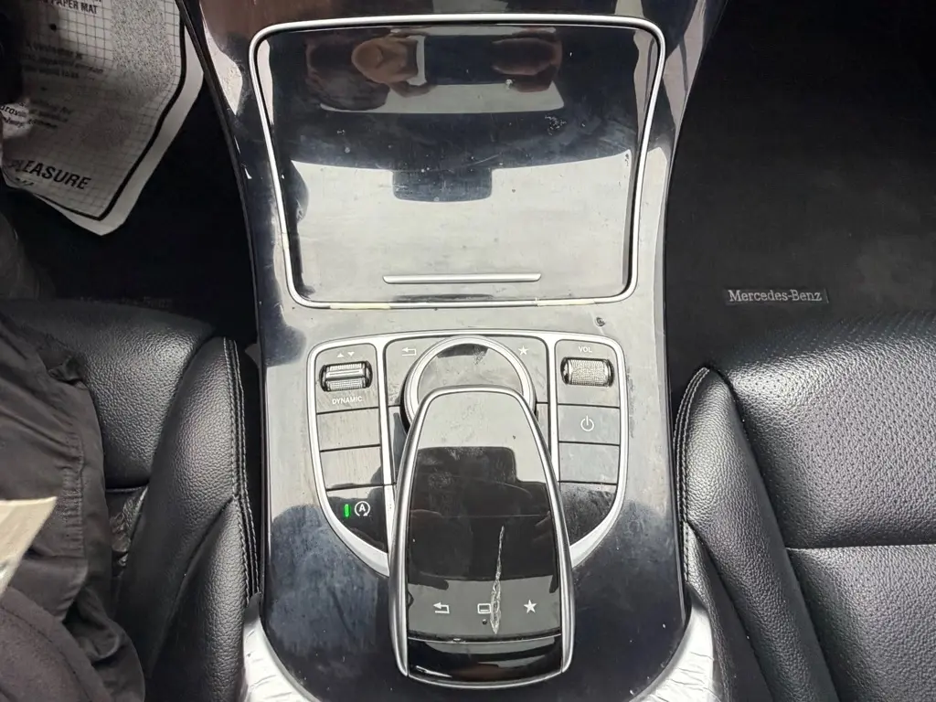 2016 Mercedes-Benz C-Class 32