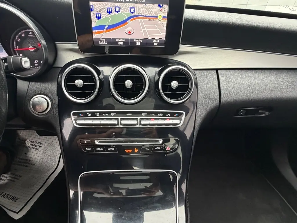 2016 Mercedes-Benz C-Class 33