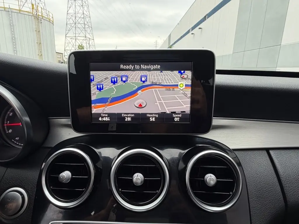 2016 Mercedes-Benz C-Class 34