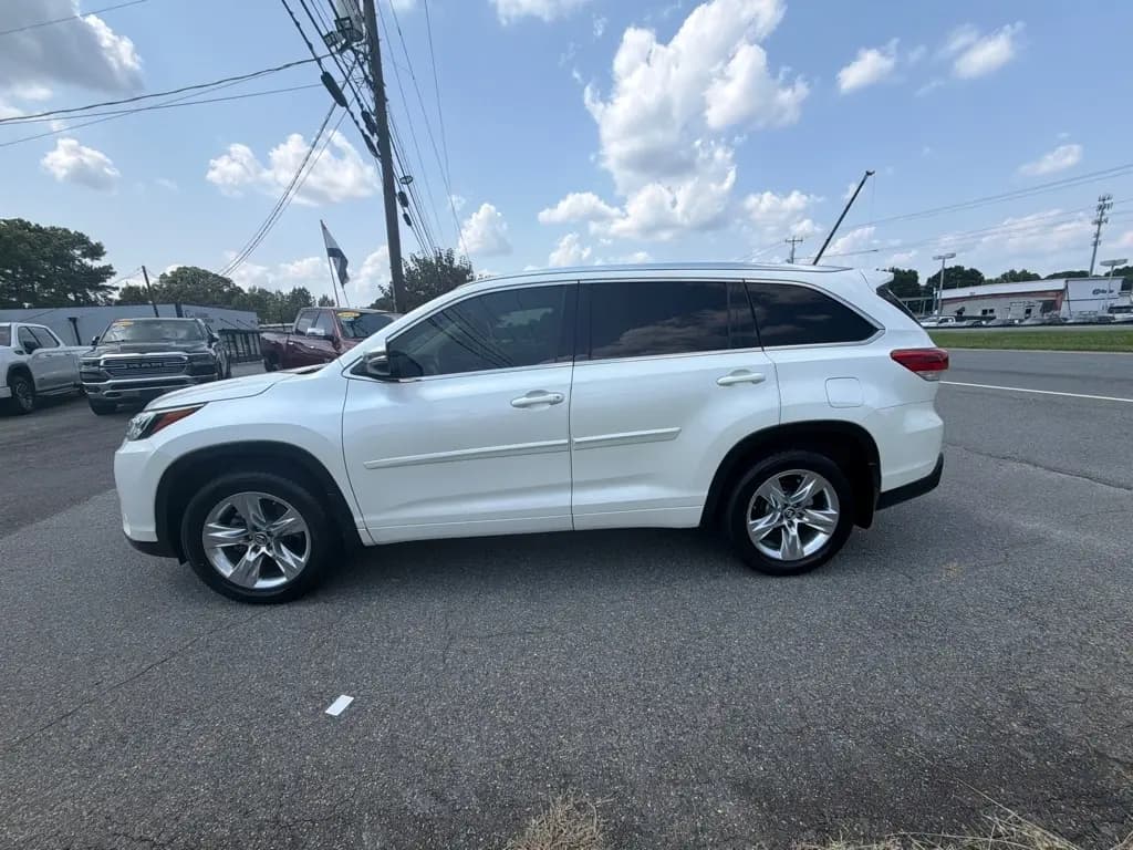 2018 Toyota Highlander 11