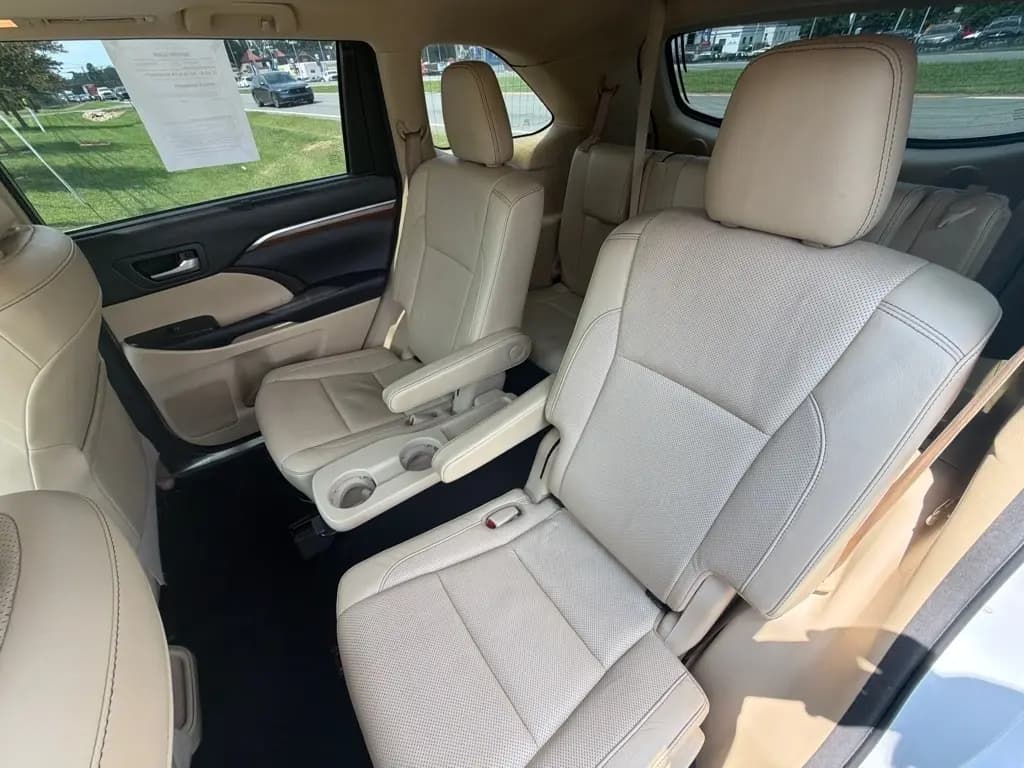 2018 Toyota Highlander 24