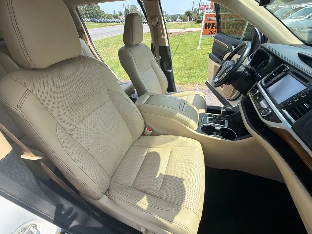 2018 Toyota Highlander 26
