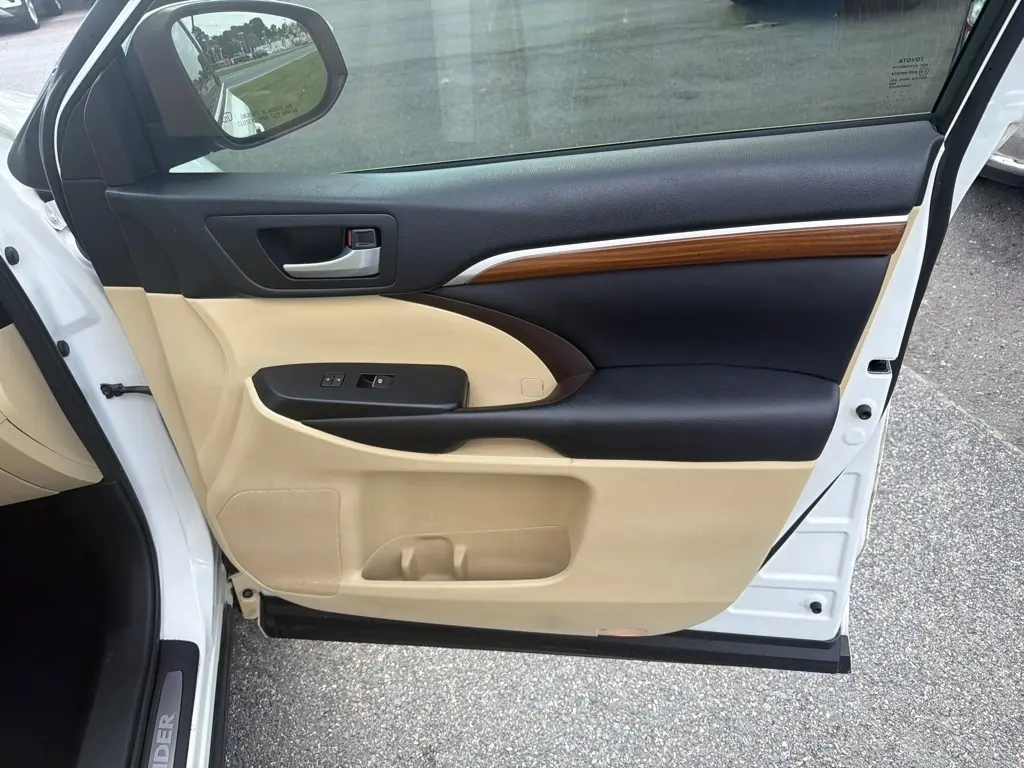 2018 Toyota Highlander 30