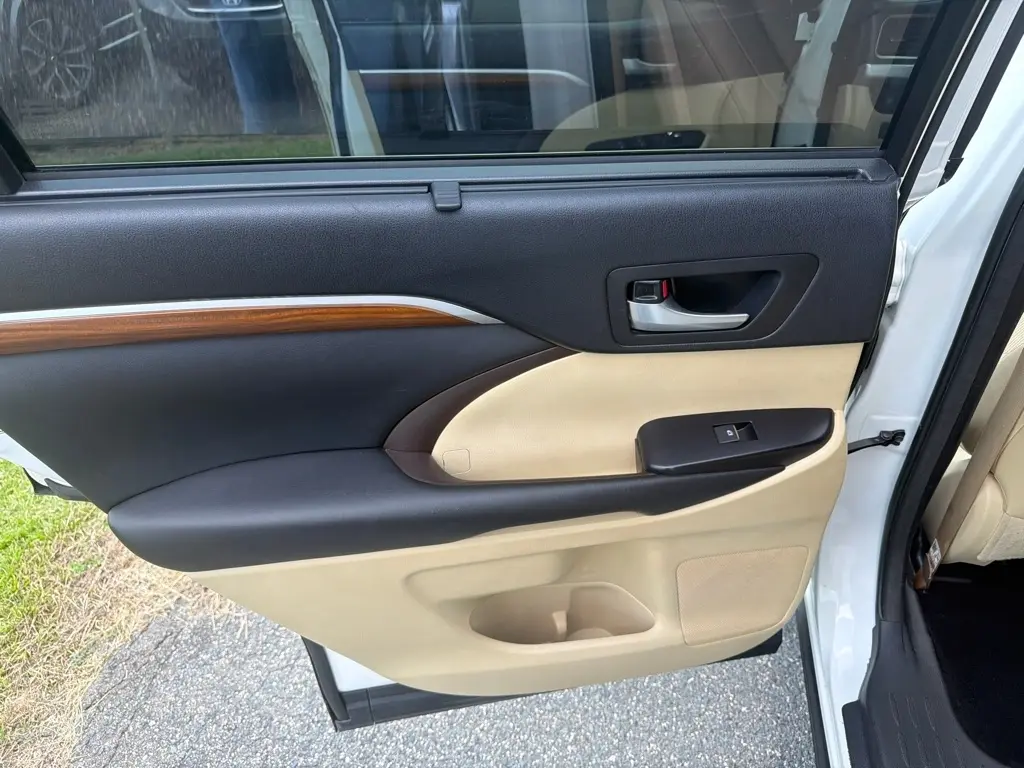 2018 Toyota Highlander 31