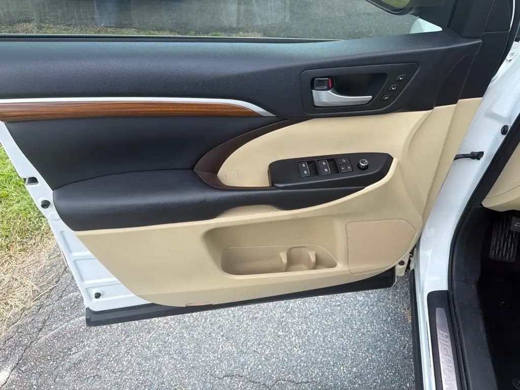 2018 Toyota Highlander 32