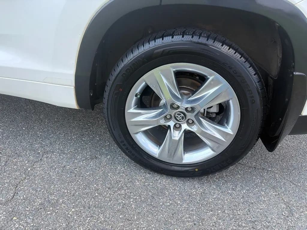 2018 Toyota Highlander 34